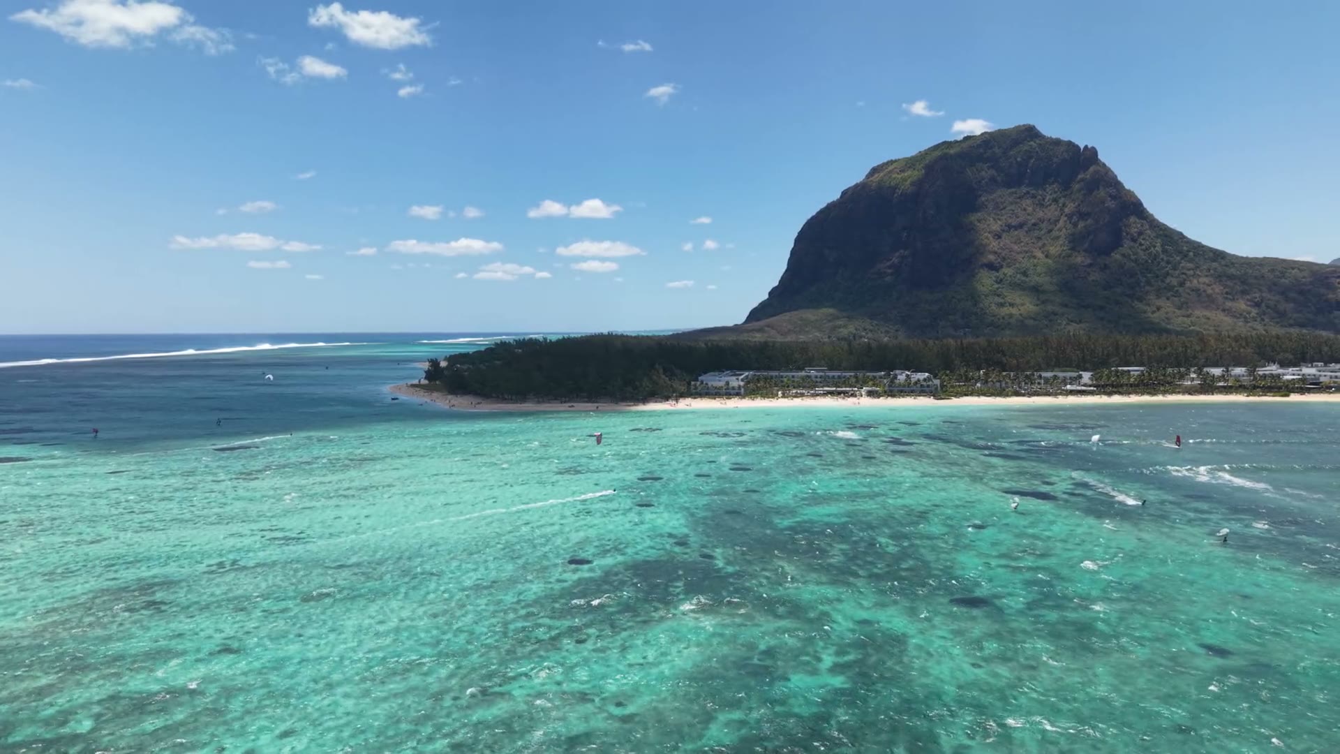 Flat Water in Le Morne Lagoon: the Beginner Classroom